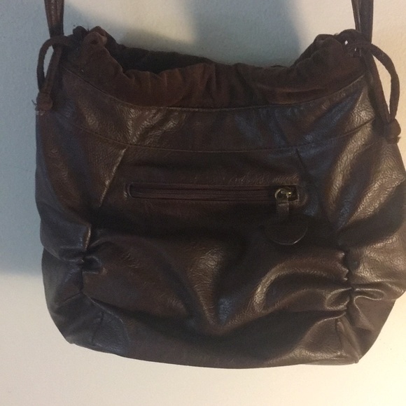 A baggit leather brown unisex bag - Picture 3 of 3